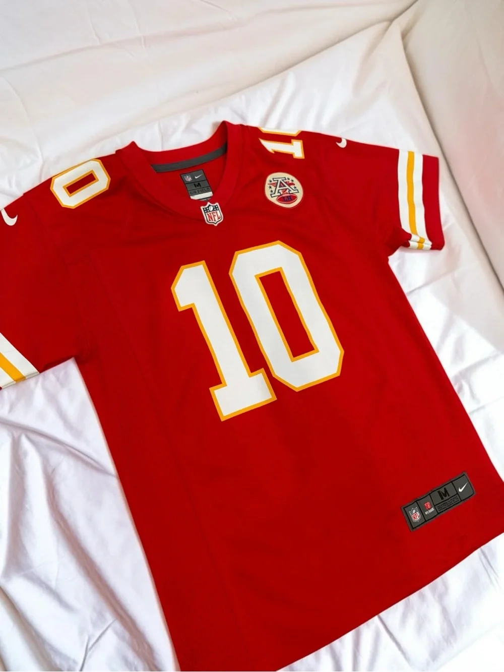 Nike NFL Youth Medium (10-12) Kansas City Chiefs Tyreek Hill #10 Jersey On Field